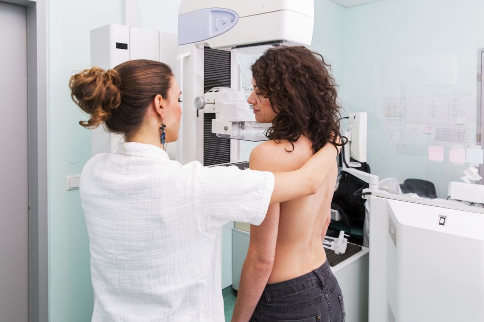 image_of_woman_having_mammography