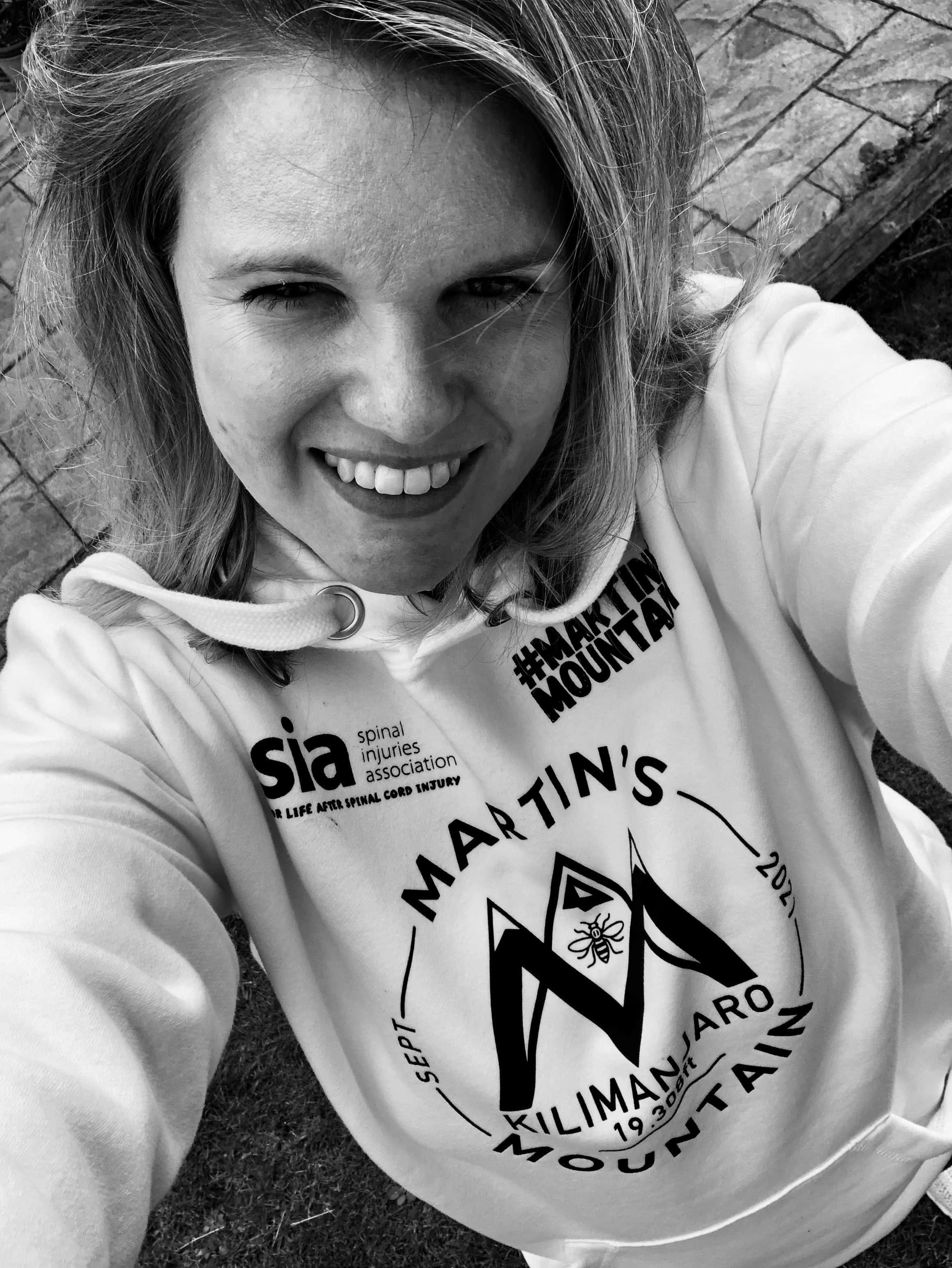 Victoria Oliver in Hoodie